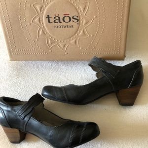 Taos shoes size 6.5